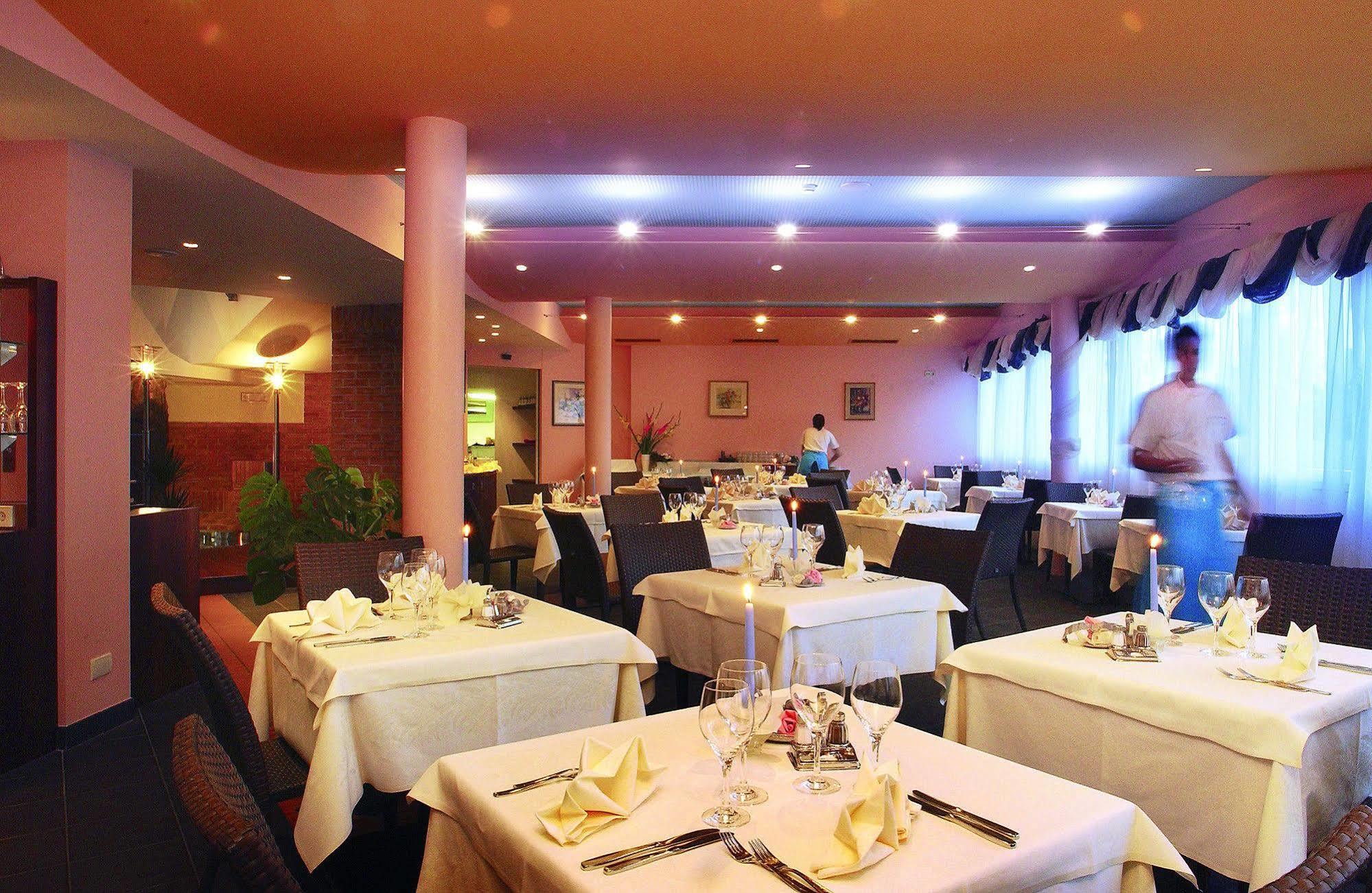 Hotel Krone - Eat, Drink, Stay Bressanone Exterior photo